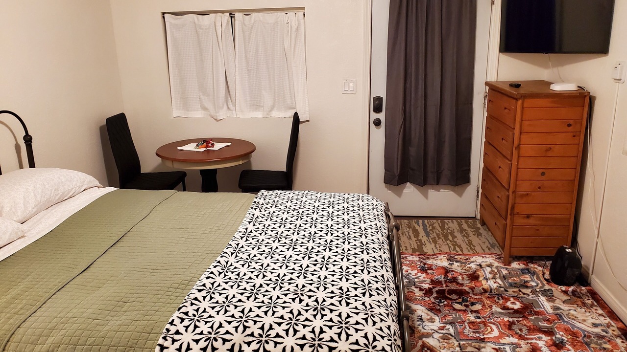 Photo of Bedroom in Twin Peaks