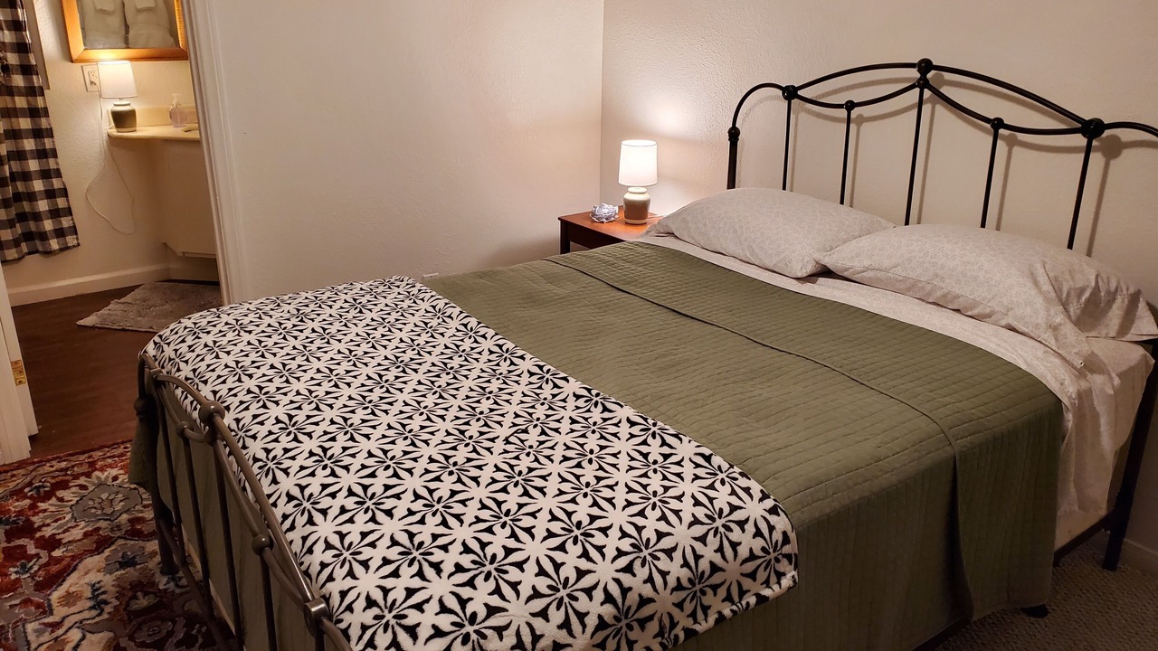 Photo of Bedroom in Twin Peaks