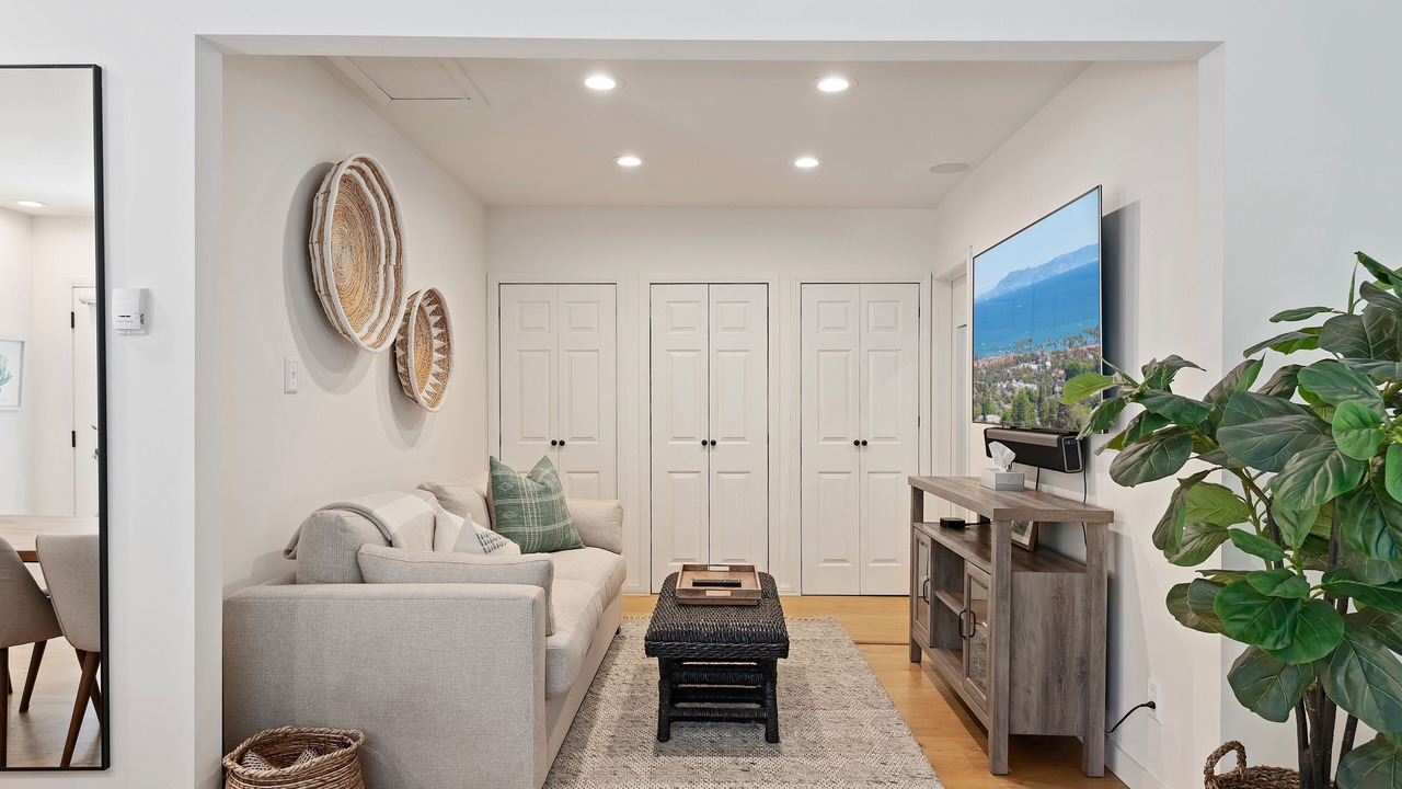 Photo of Livingroom in West Mesa