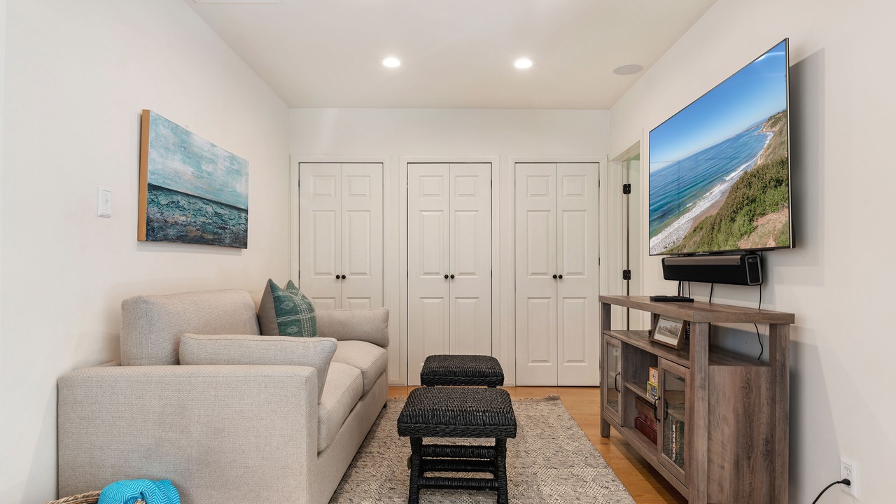 Photo of Livingroom in West Mesa