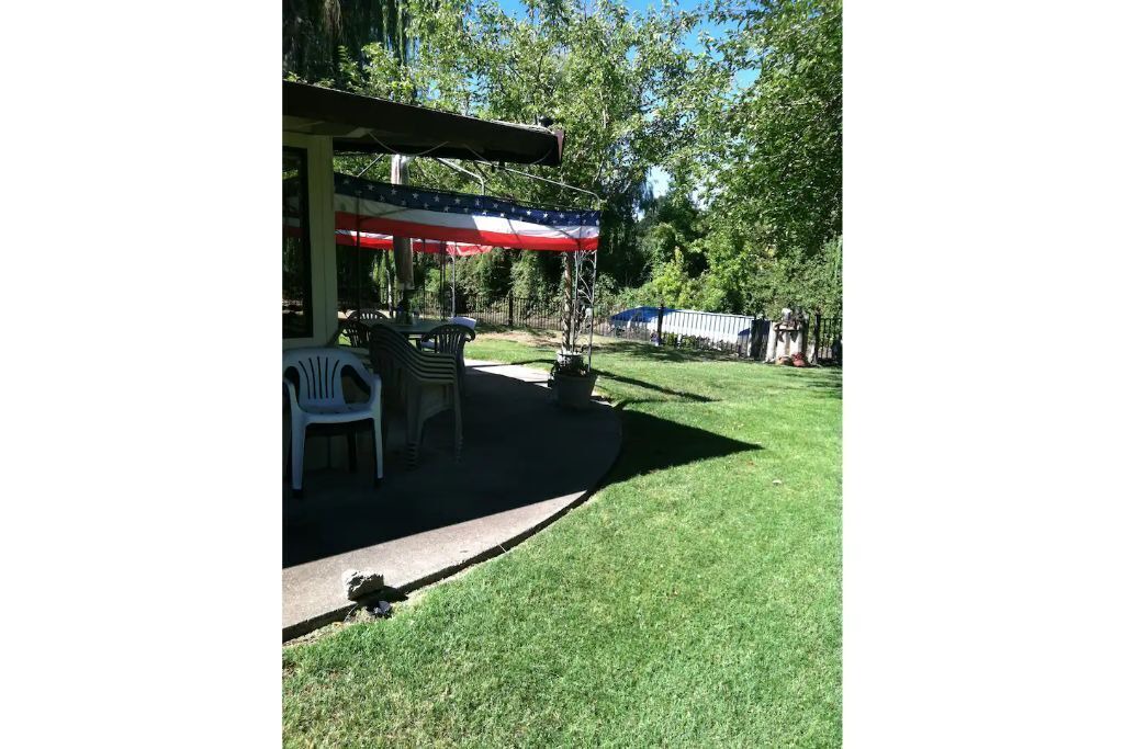 Photo of Bedroom in Lakeport