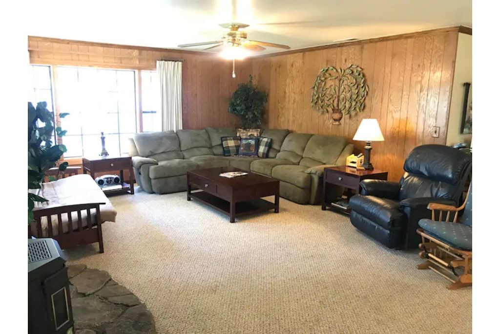 Photo of Livingroom in Lakeport