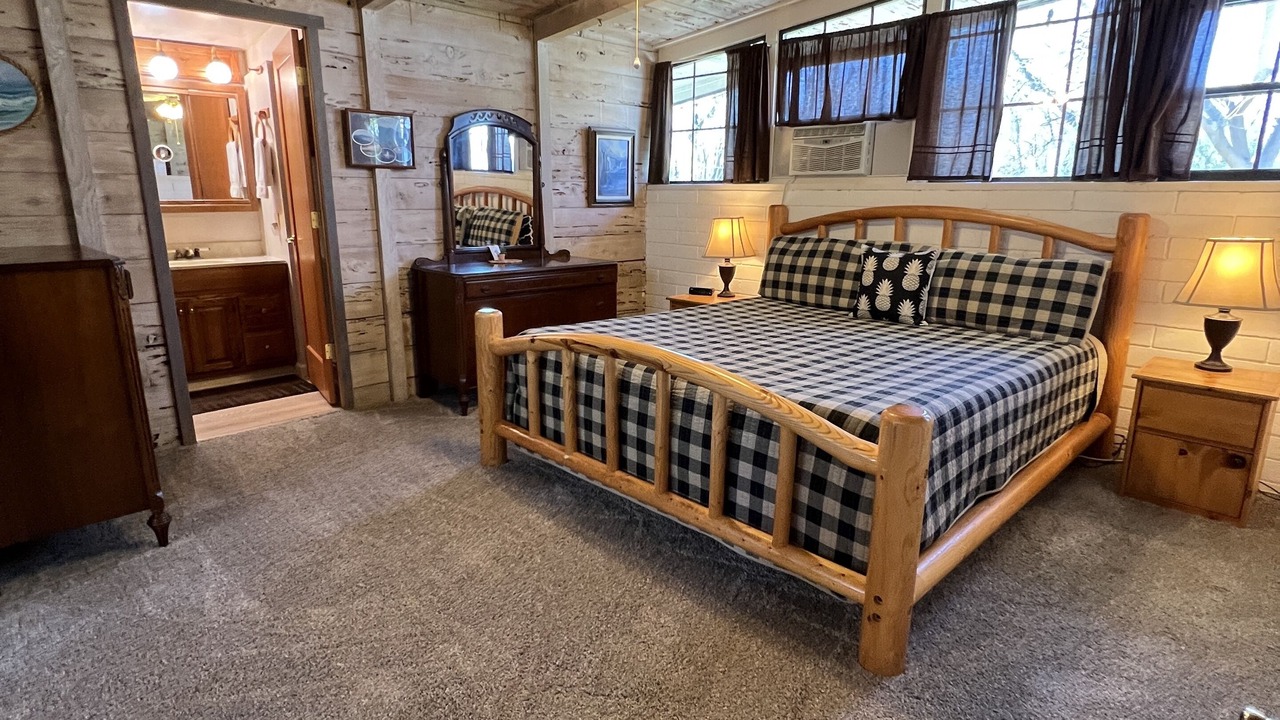 Photo of Bedroom in Lakeport