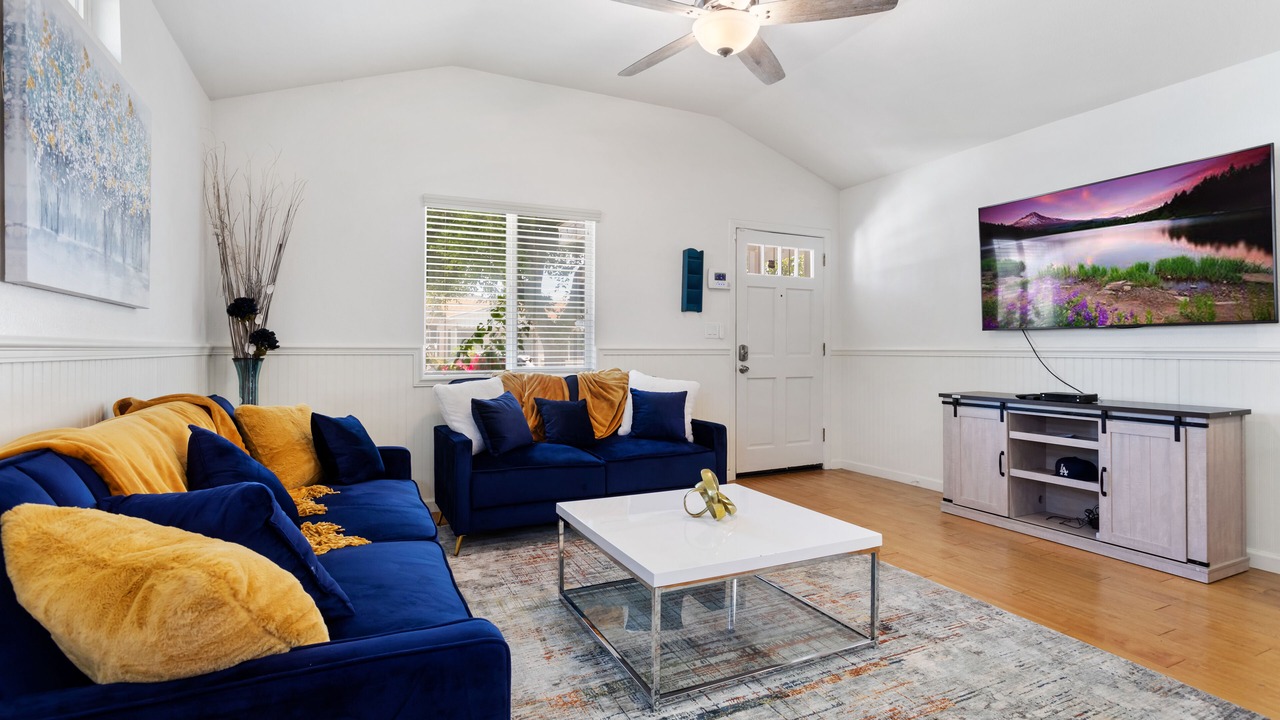 Photo of Livingroom in North Long Beach