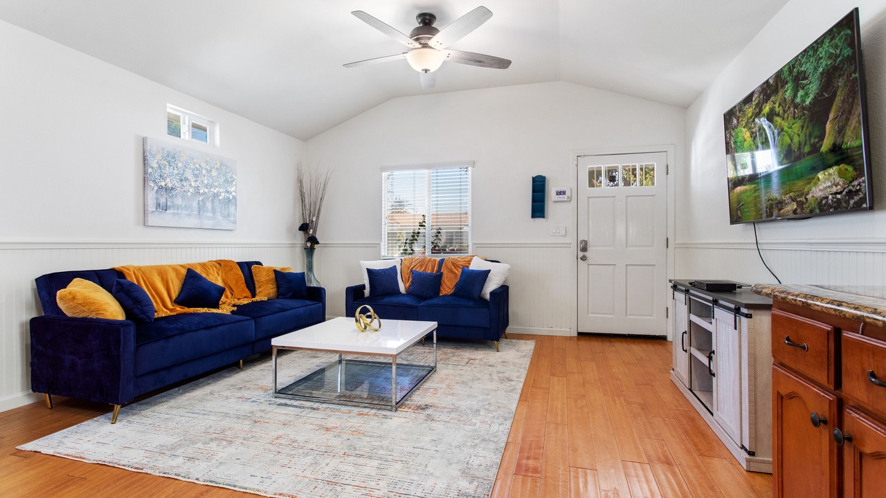 Photo of Livingroom in North Long Beach