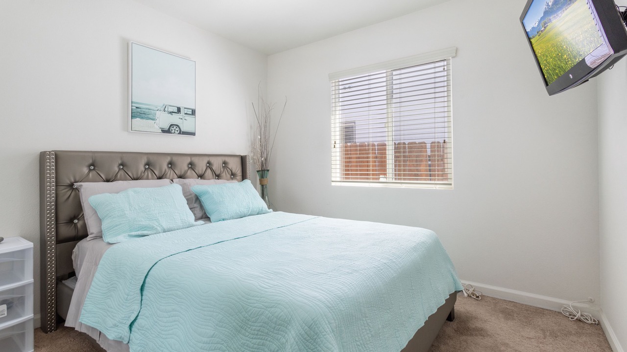 Photo of Bedroom in North Long Beach