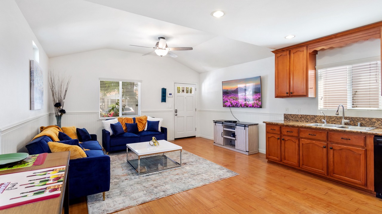 Photo of Livingroom in North Long Beach