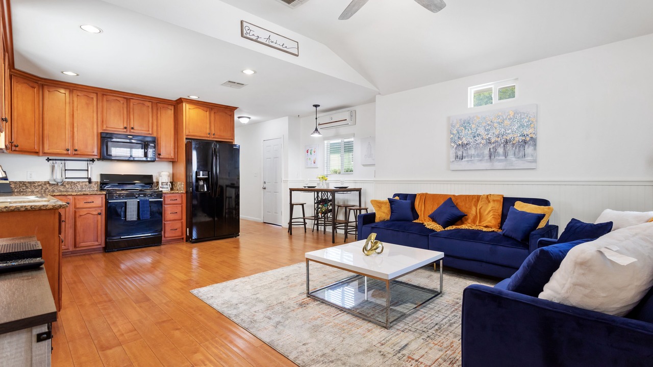 Photo of Livingroom in North Long Beach