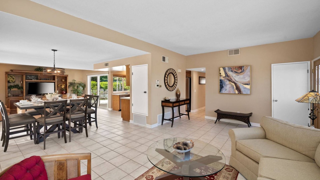 Photo of Livingroom in Magnesia Falls Cove