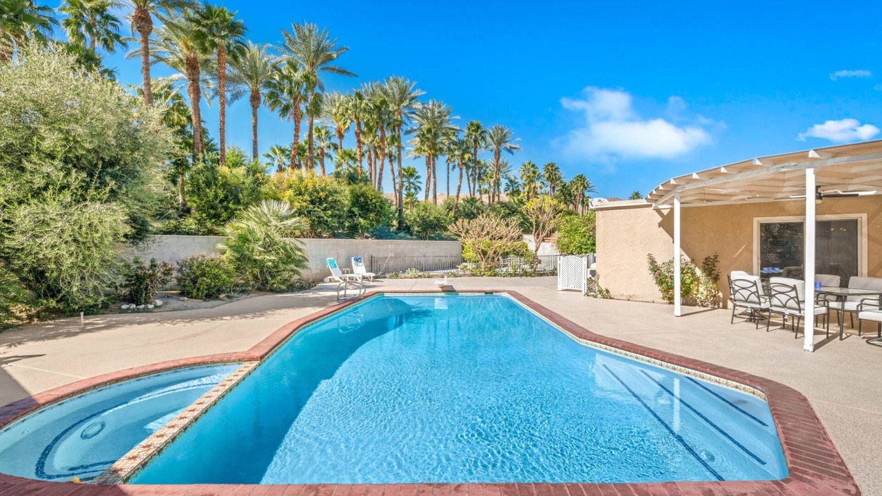 Photo of Outdoor in Magnesia Falls Cove