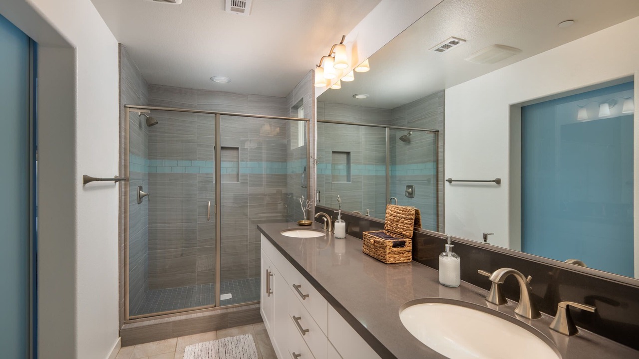 Photo of Bathroom in Cardiff-by-the-Sea