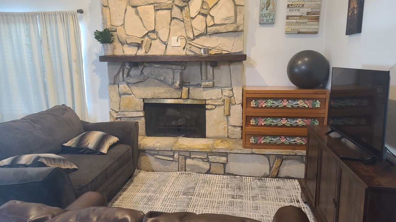 Photo of Livingroom in Upland