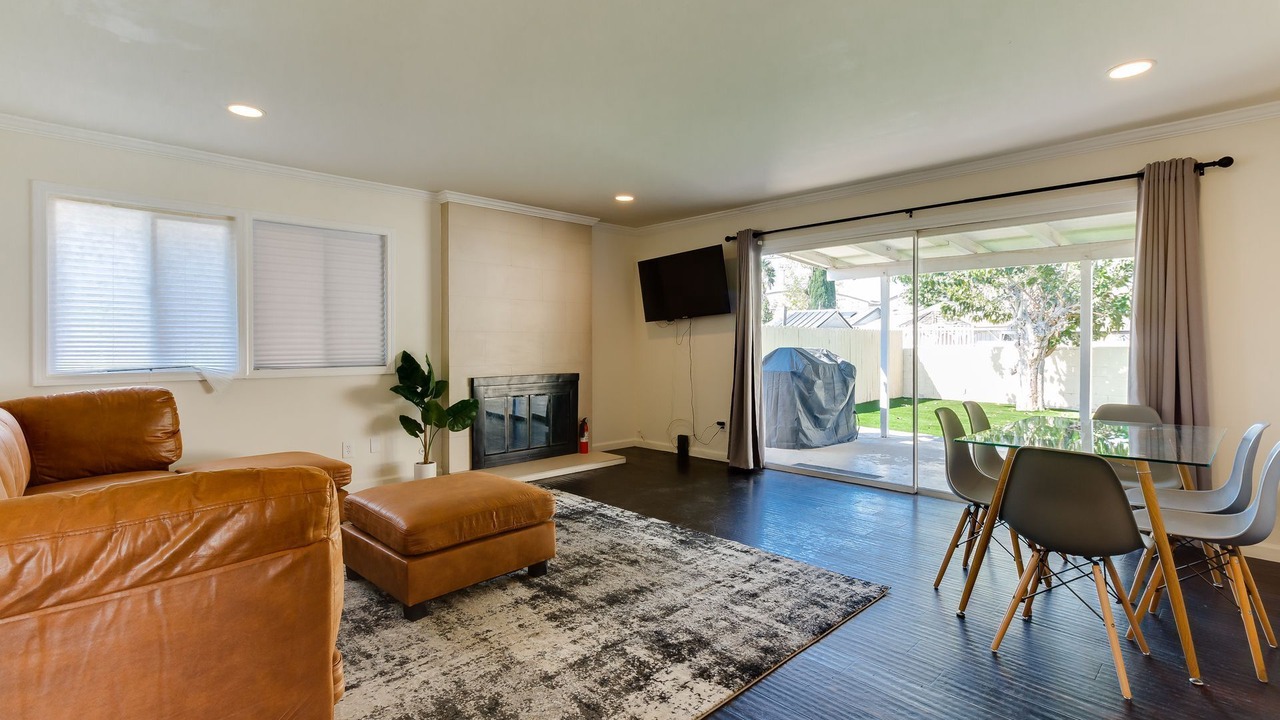Photo of Livingroom in Granada Hills North