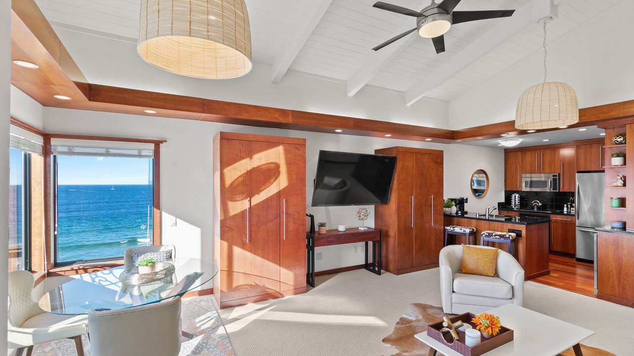 Photo of Livingroom in Monterey
