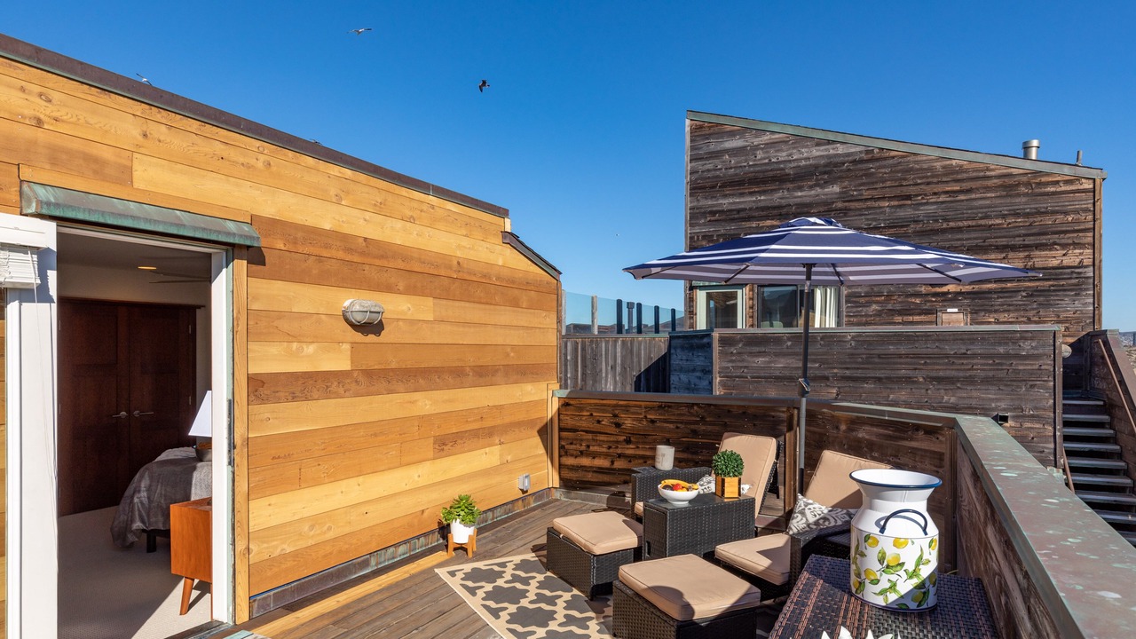 Photo of Patio Balcony in Monterey