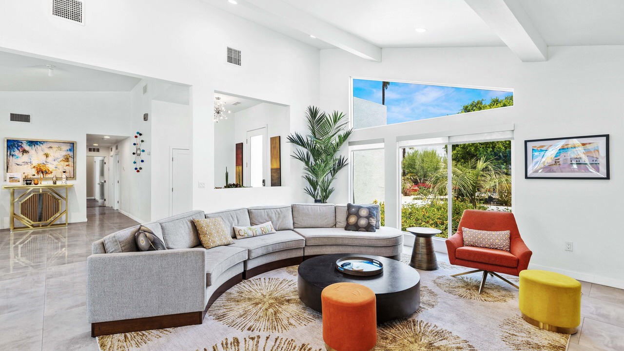 Photo of Livingroom in Magnesia Falls Cove
