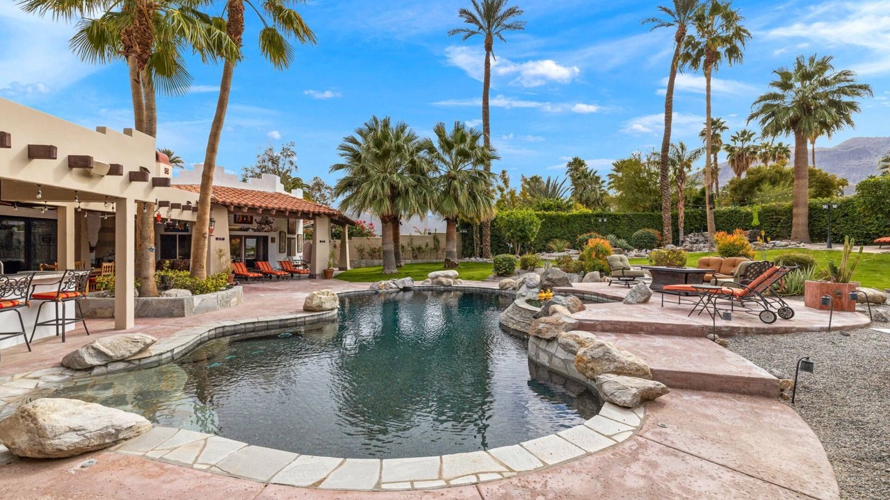 Photo of Outdoor in Magnesia Falls Cove