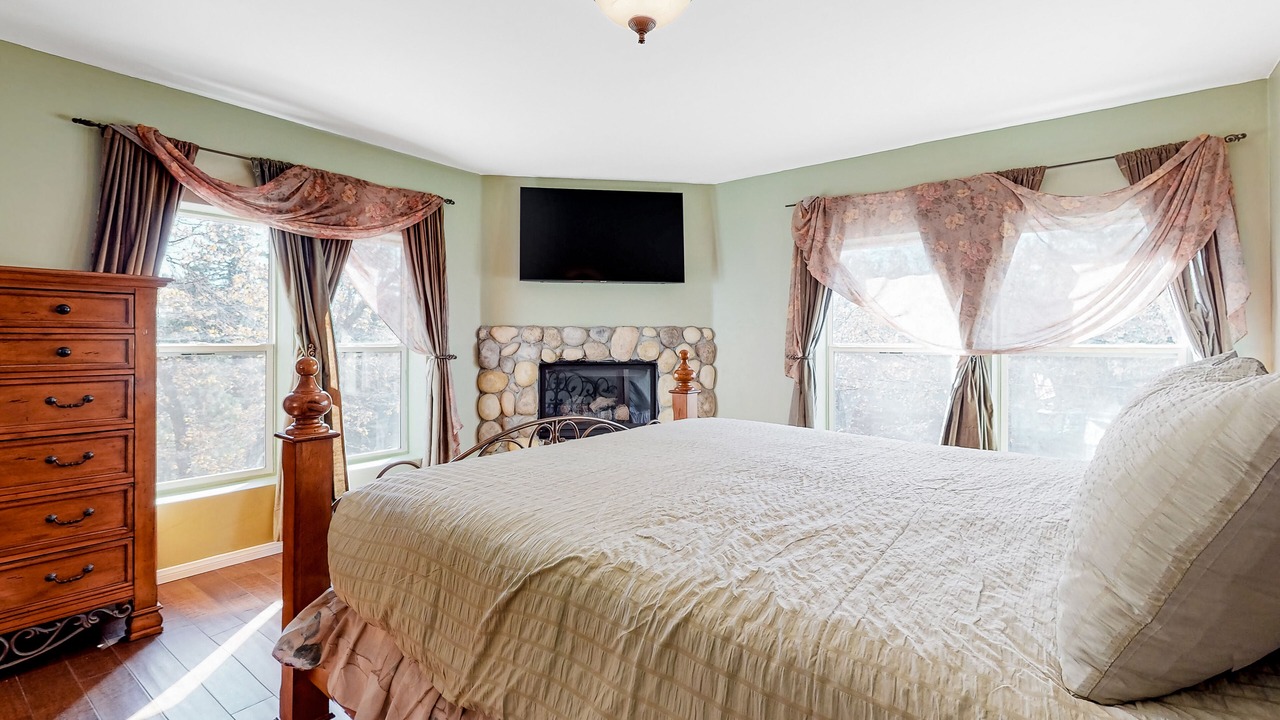 Photo of Bedroom in Arrowbear Lake