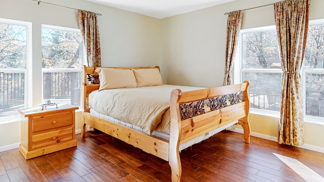 Photo of Bedroom in Arrowbear Lake