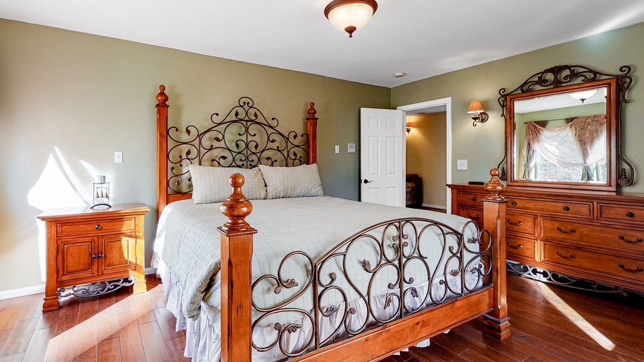 Photo of Bedroom in Arrowbear Lake