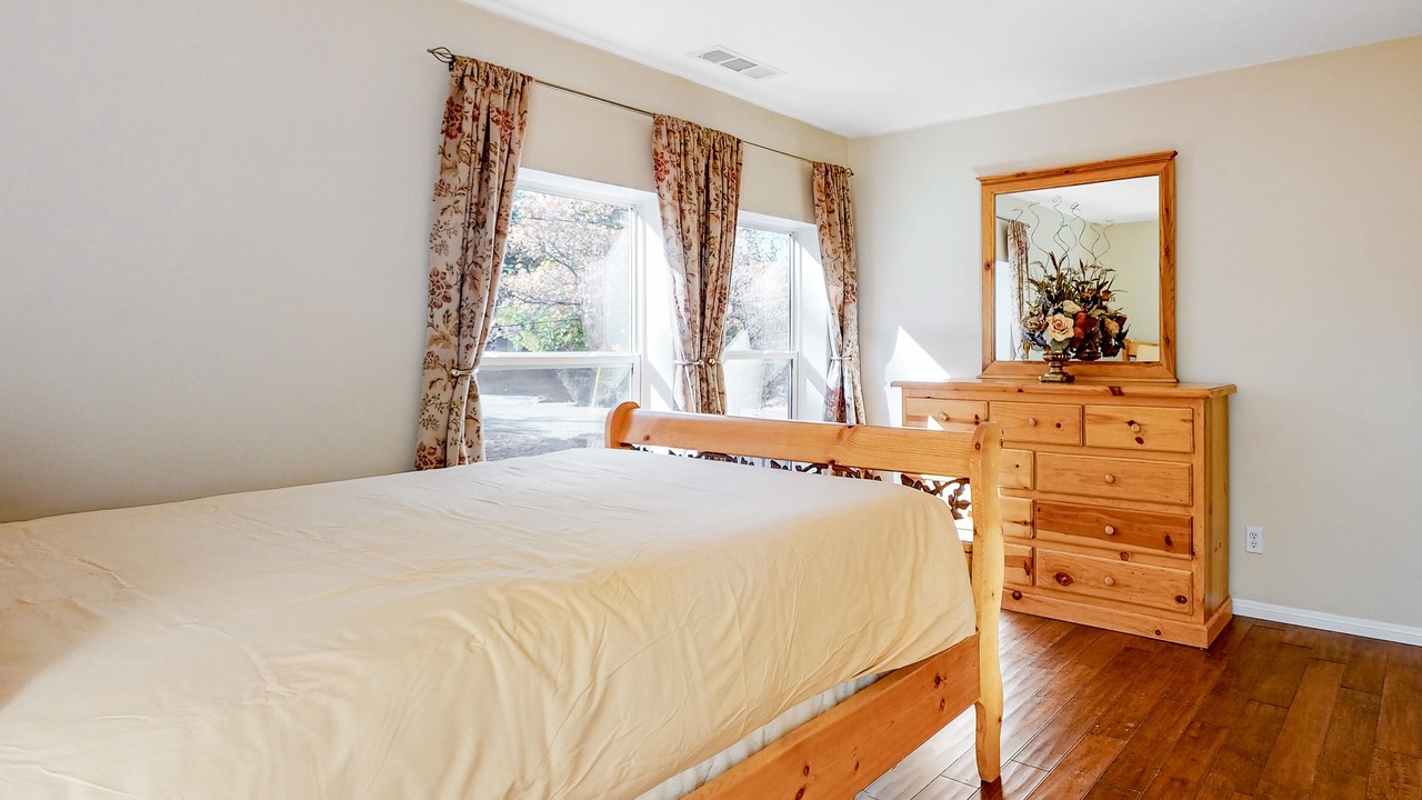 Photo of Bedroom in Arrowbear Lake