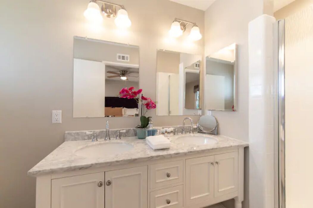 Photo of Bathroom in Orange