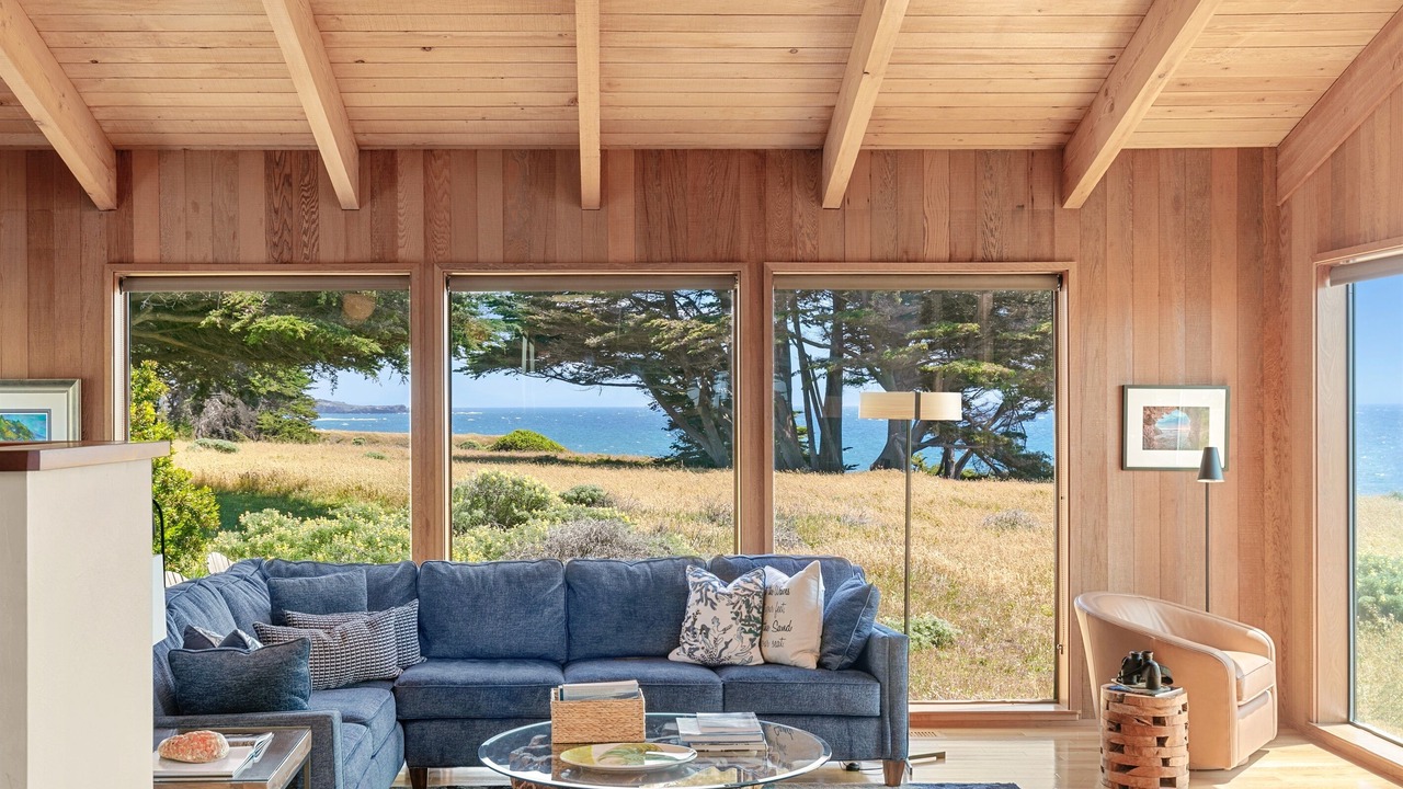 Photo of Livingroom in Sea Ranch