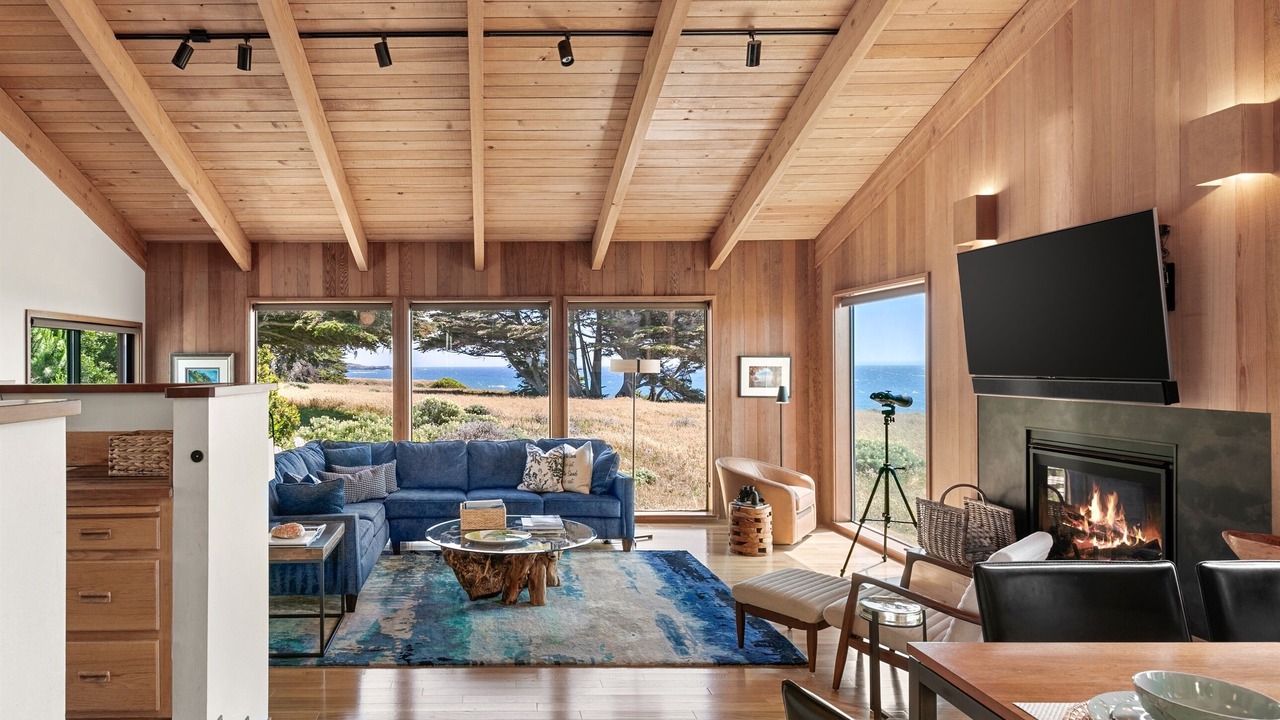 Photo of Livingroom in Sea Ranch