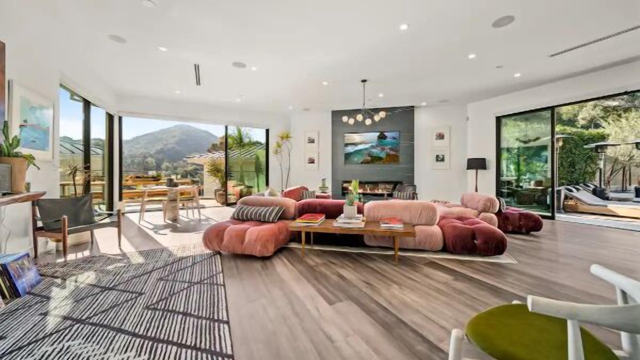 Photo of Livingroom in Laurel Canyon