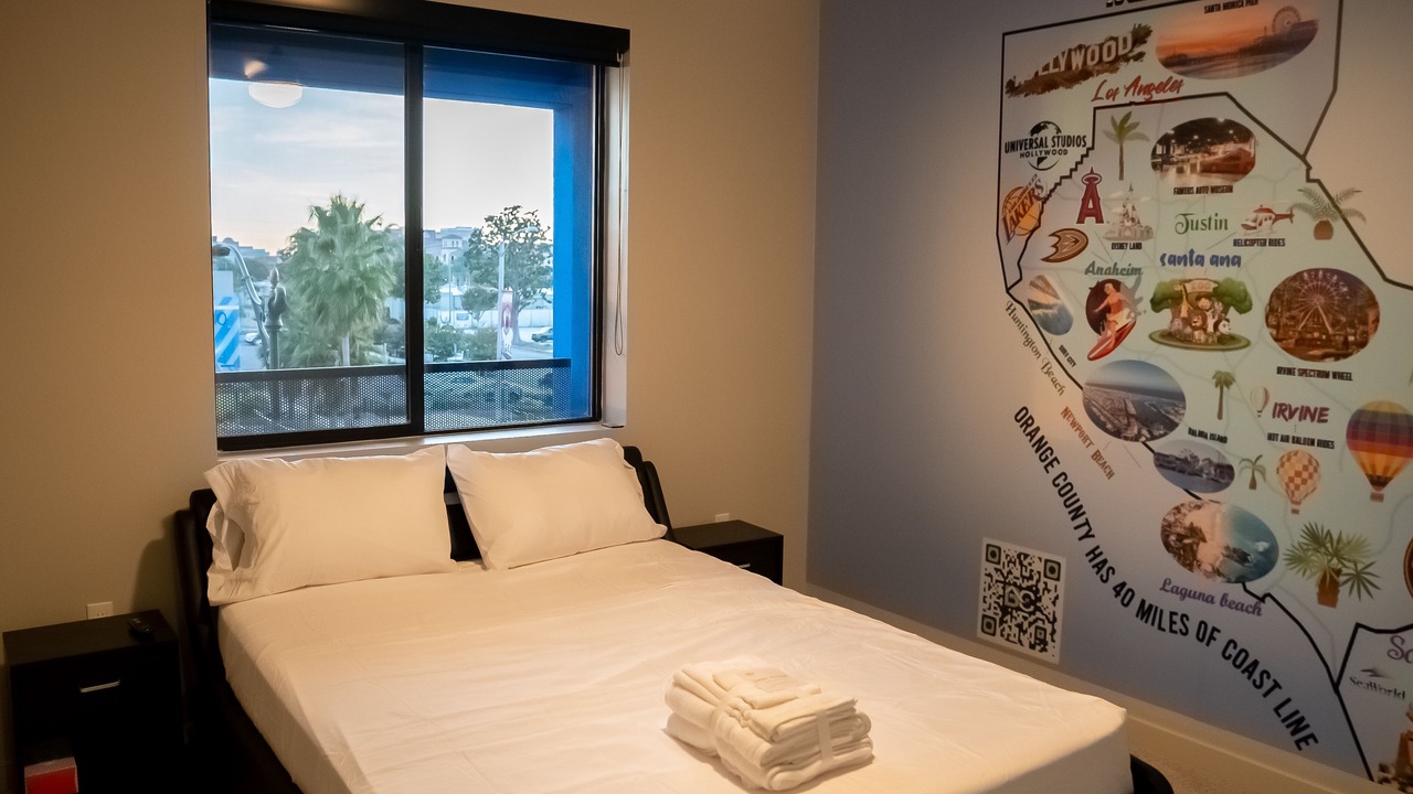 Photo of Bedroom in Platinum Triangle