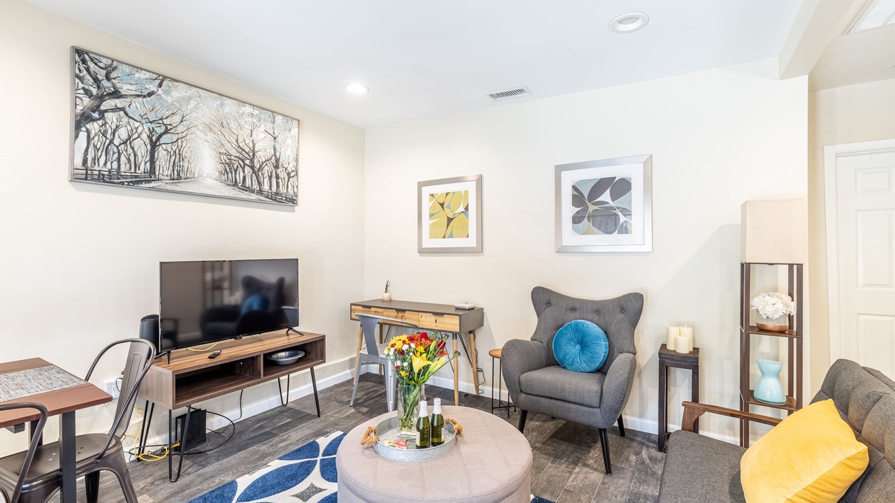 Photo of Livingroom in North Central