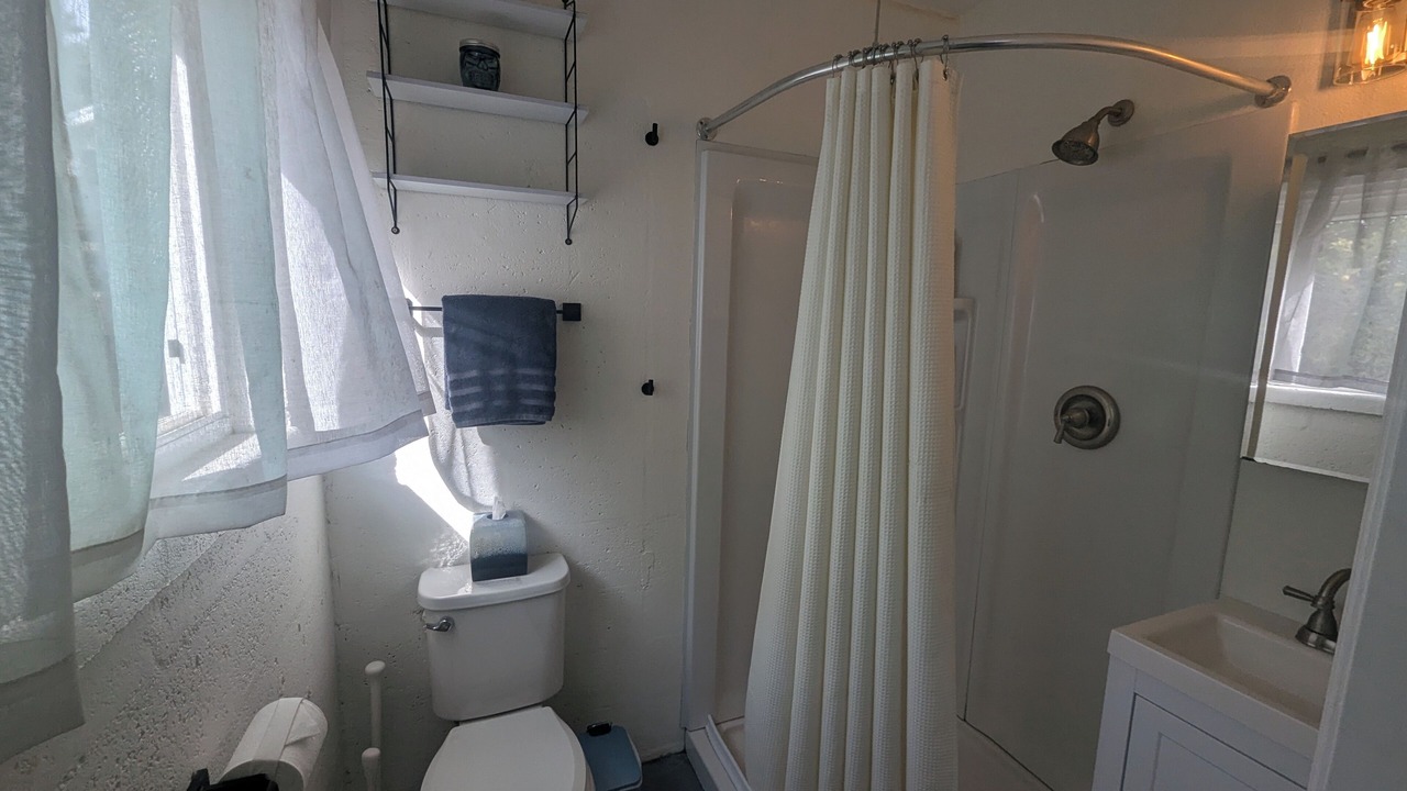 Photo of Bathroom in Bay Park