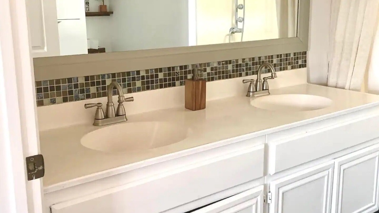 Photo of Bathroom in La Sierra Hills