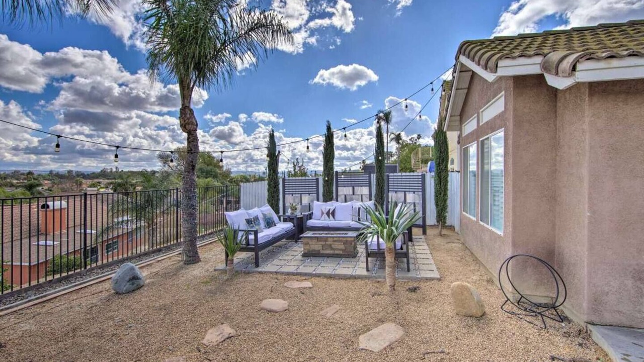Photo of Patio Balcony in La Sierra Hills
