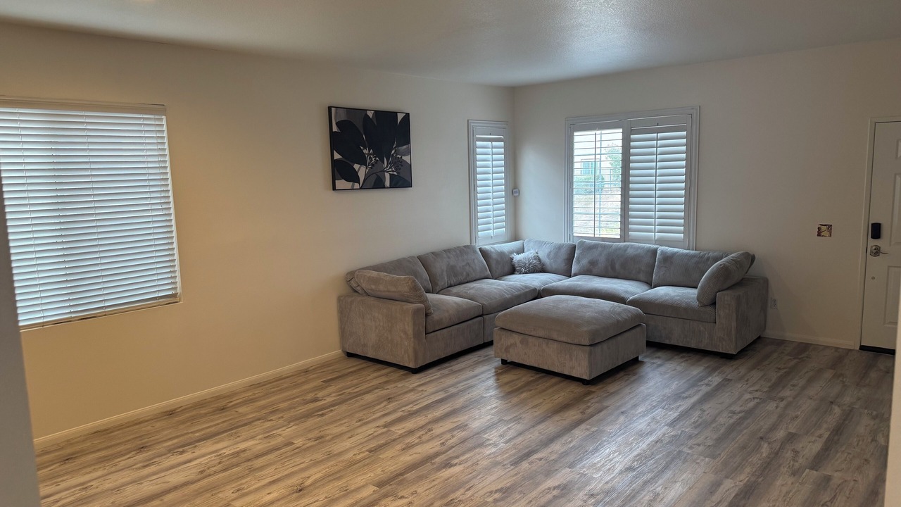 Photo of Livingroom in Palmdale