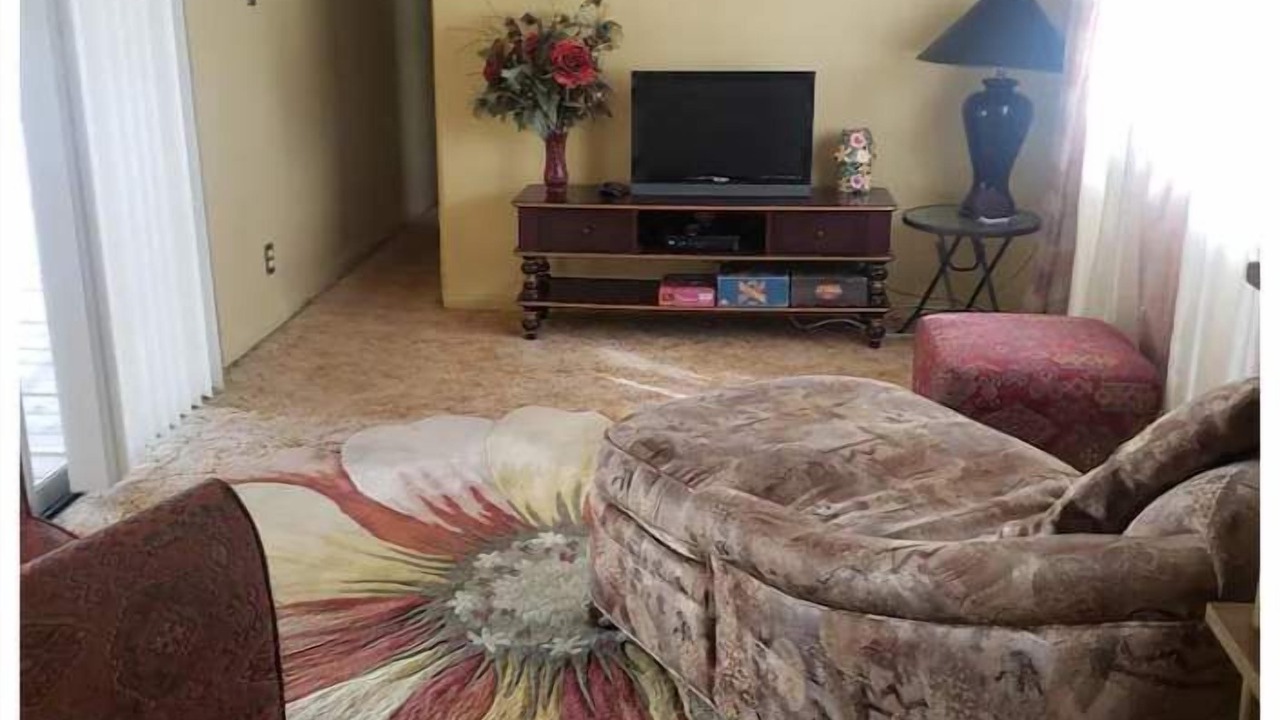 Photo of Livingroom in Newberry Springs