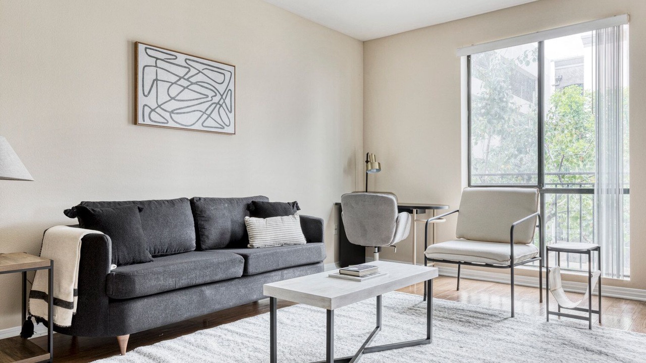 Photo of Livingroom in NoHo Arts District