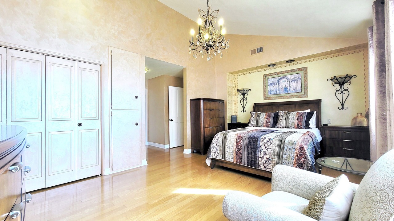 Photo of Bedroom in Mid-City