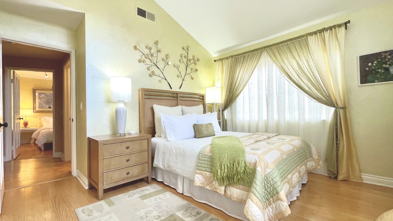 Photo of Bedroom in Mid-City