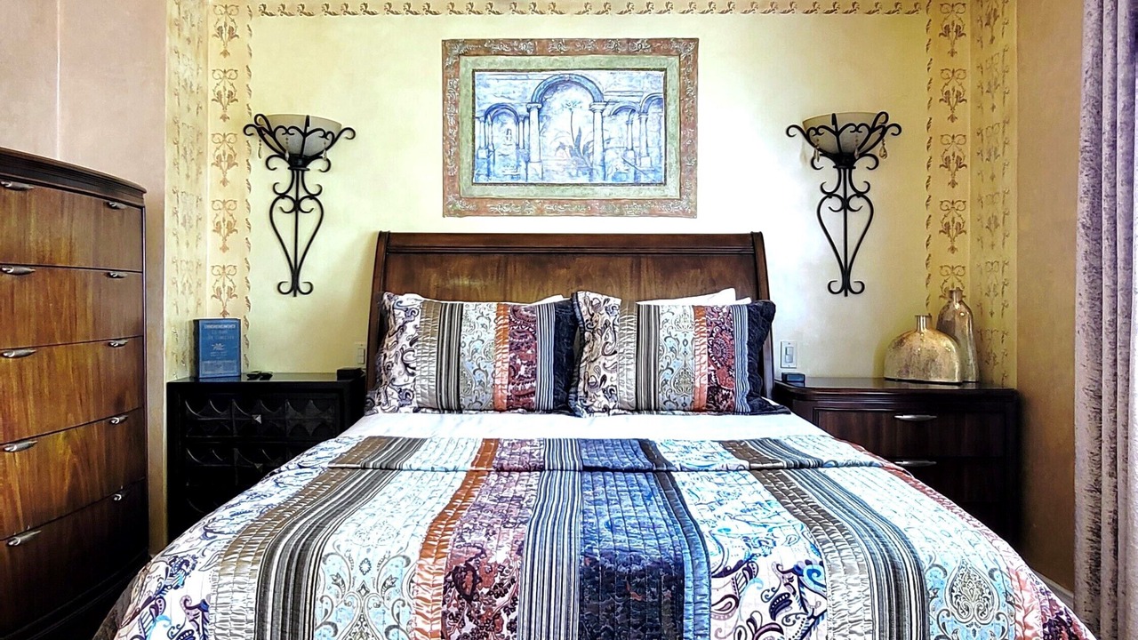 Photo of Bedroom in Mid-City
