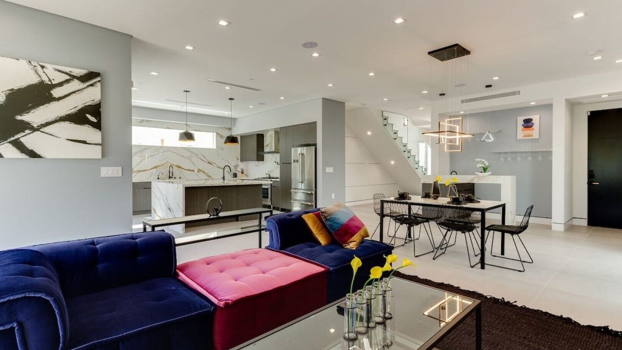 Photo of Livingroom in Encino