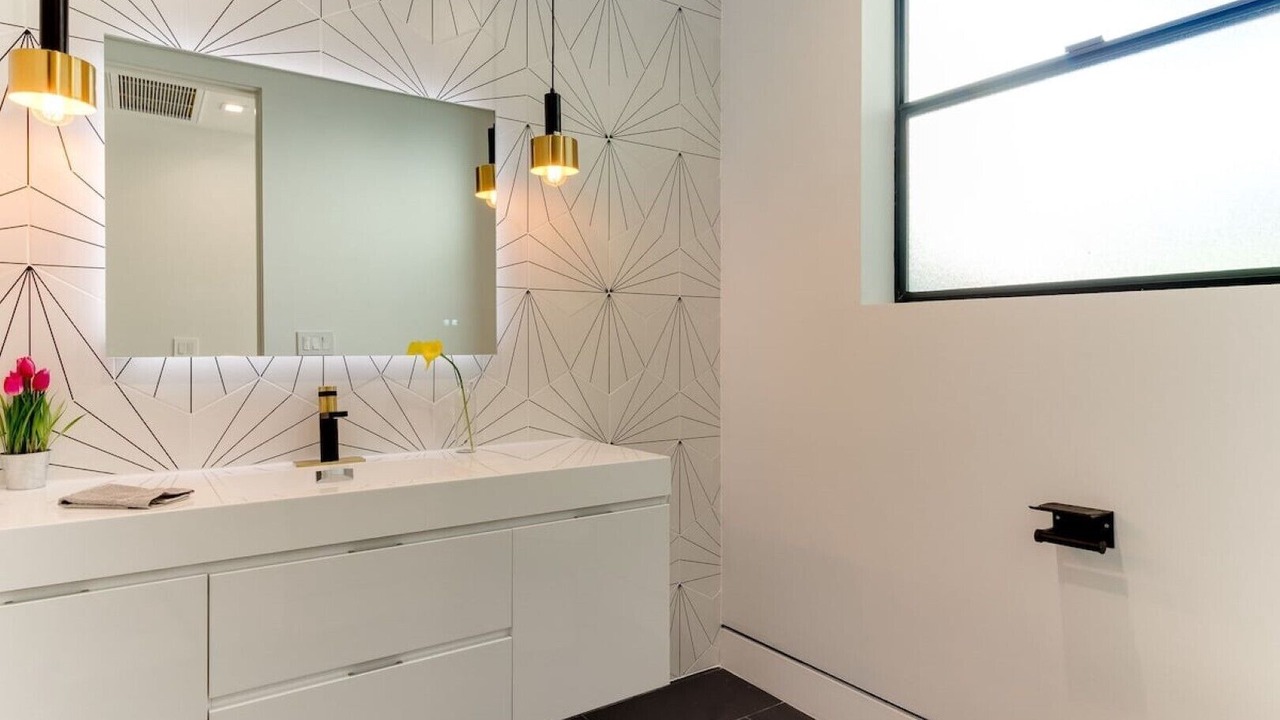 Photo of Bathroom in Encino