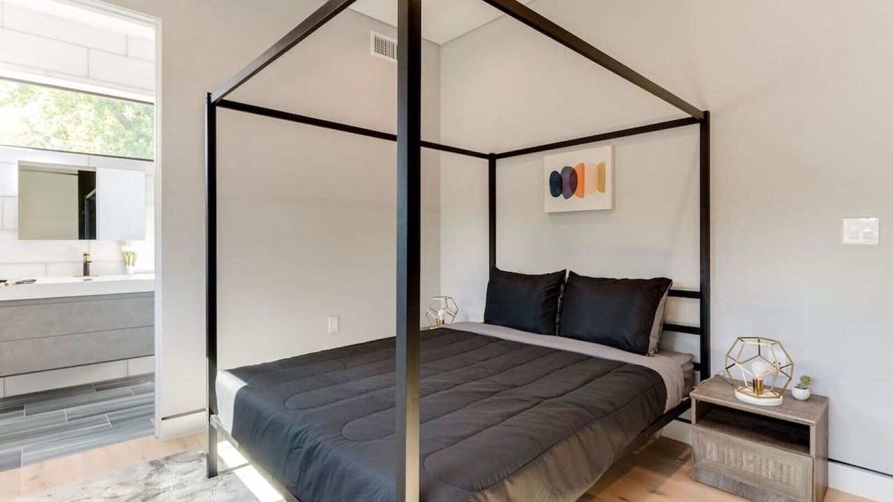 Photo of Bedroom in Encino