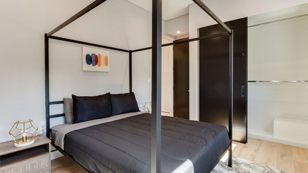 Photo of Bedroom in Encino