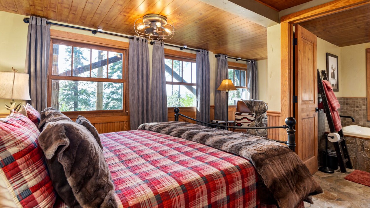 Photo of Bedroom in Lake Arrowhead