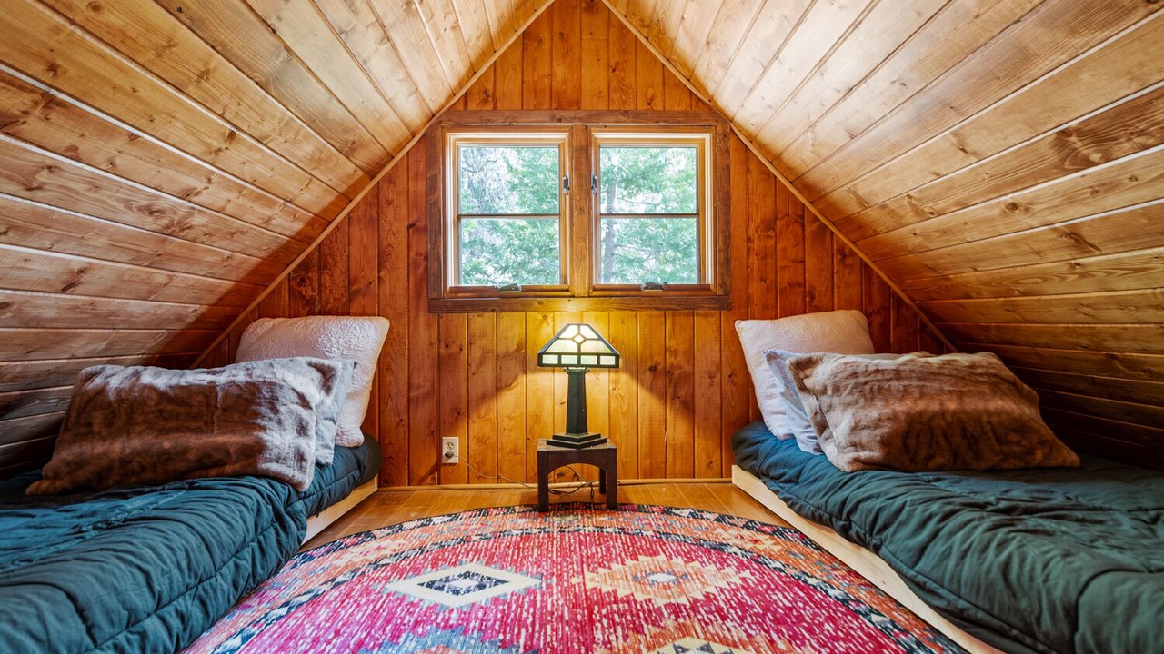 Photo of Bedroom in Lake Arrowhead