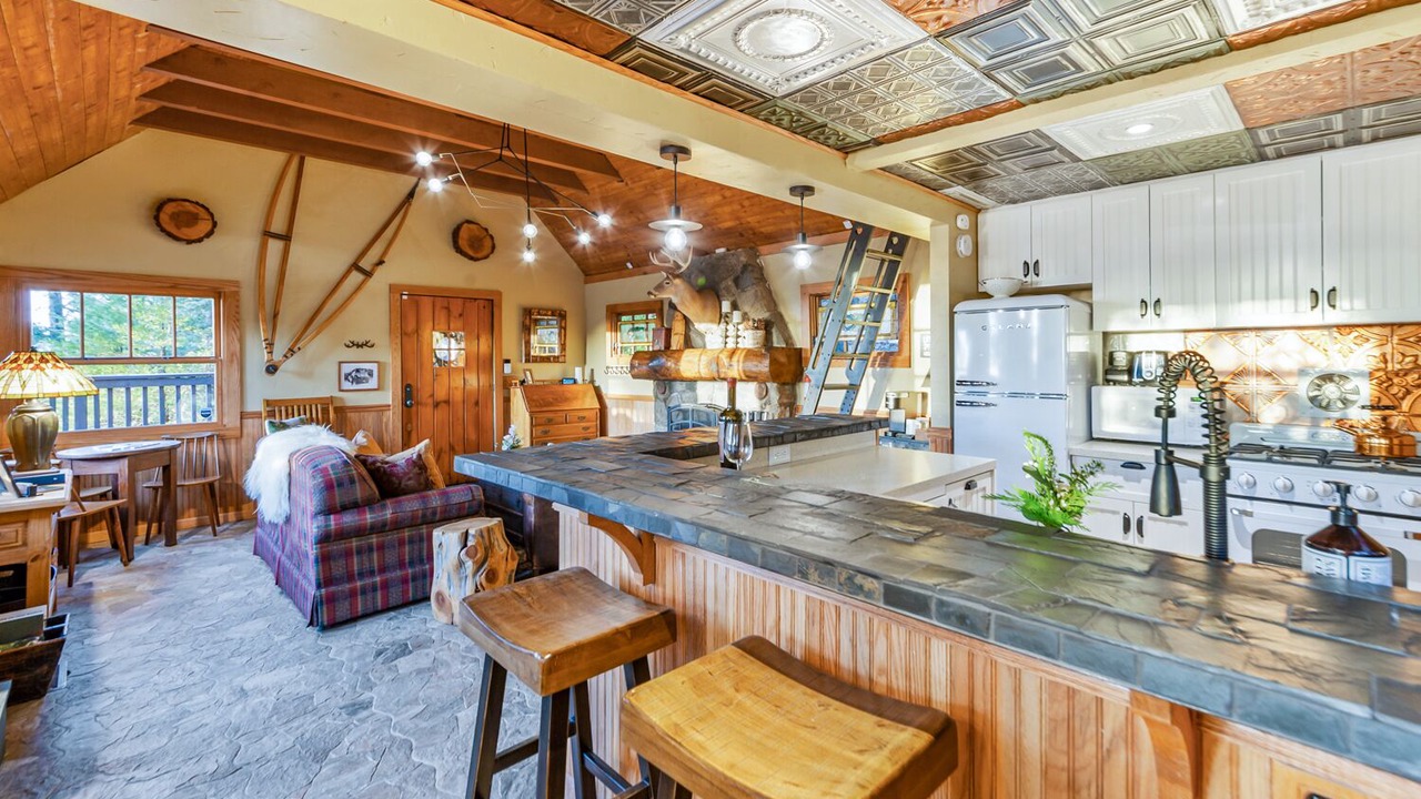 Photo of Kitchen in Lake Arrowhead
