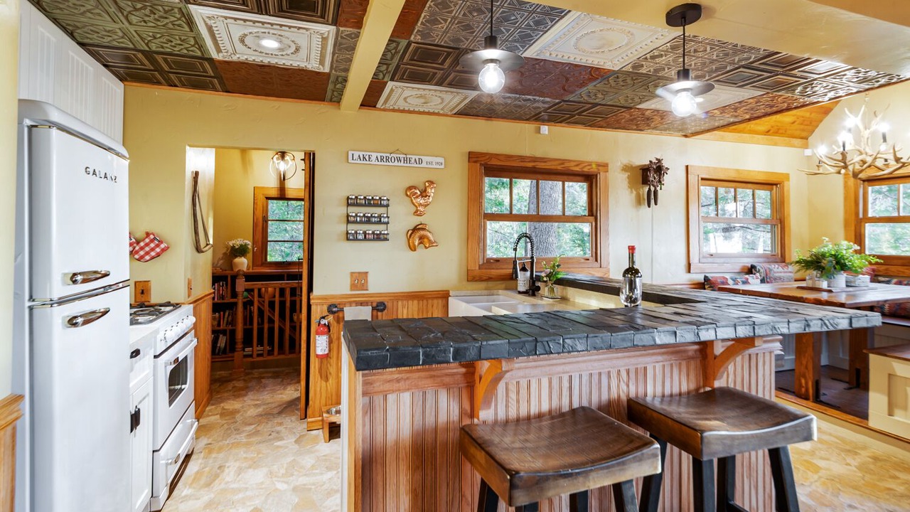Photo of Kitchen in Lake Arrowhead