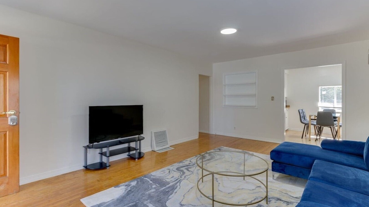 Photo of Livingroom in Rampart Village
