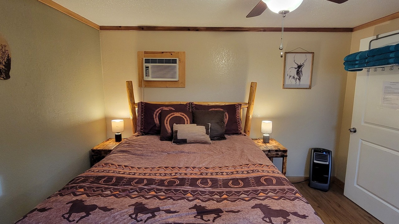 Photo of Bedroom in Shingletown